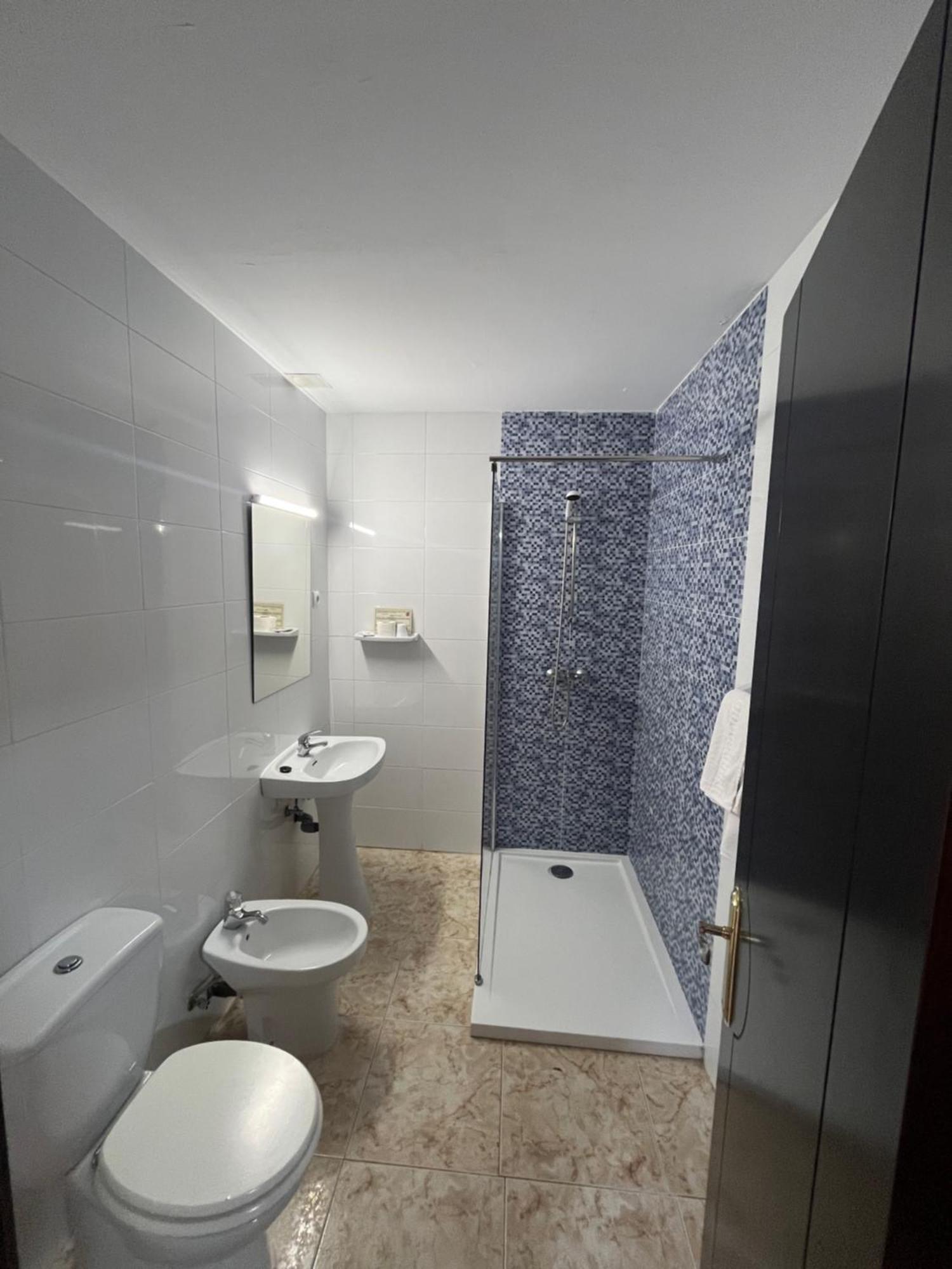 לפה Hotel La Barca מראה חיצוני תמונה