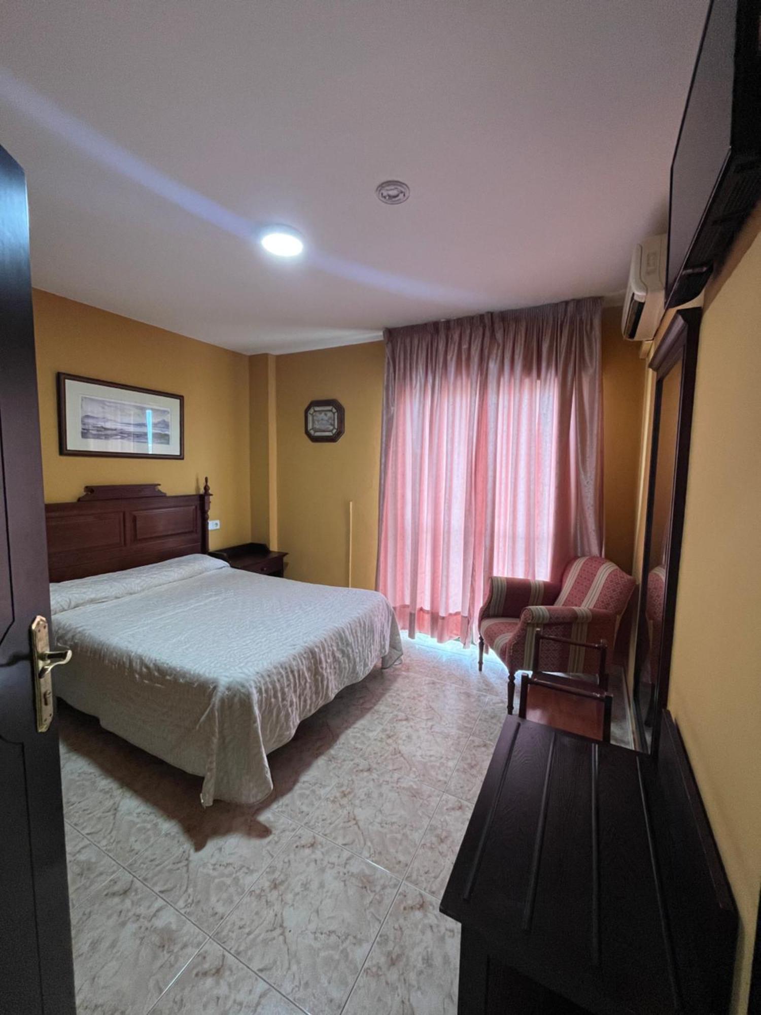 לפה Hotel La Barca מראה חיצוני תמונה