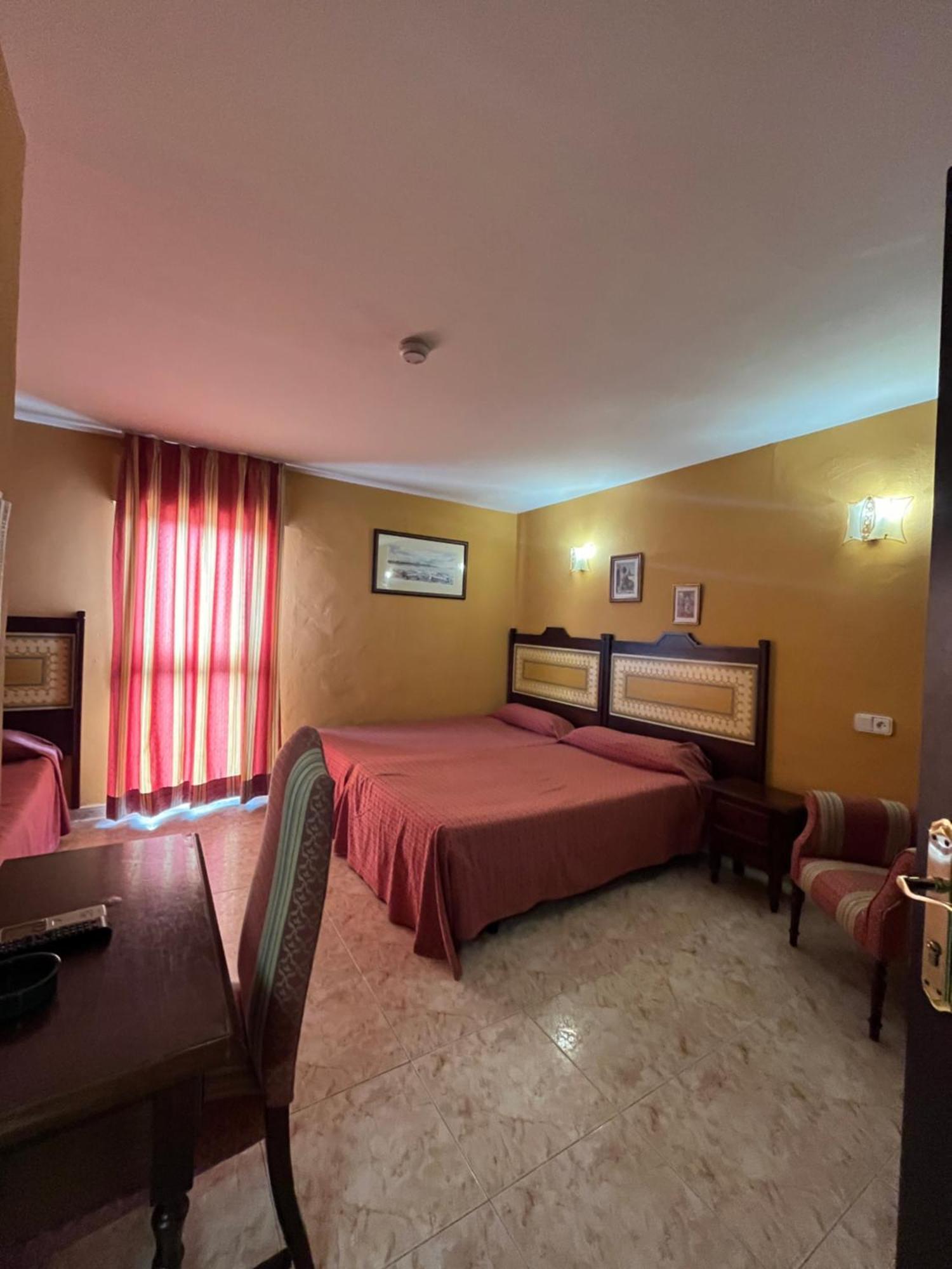 לפה Hotel La Barca מראה חיצוני תמונה