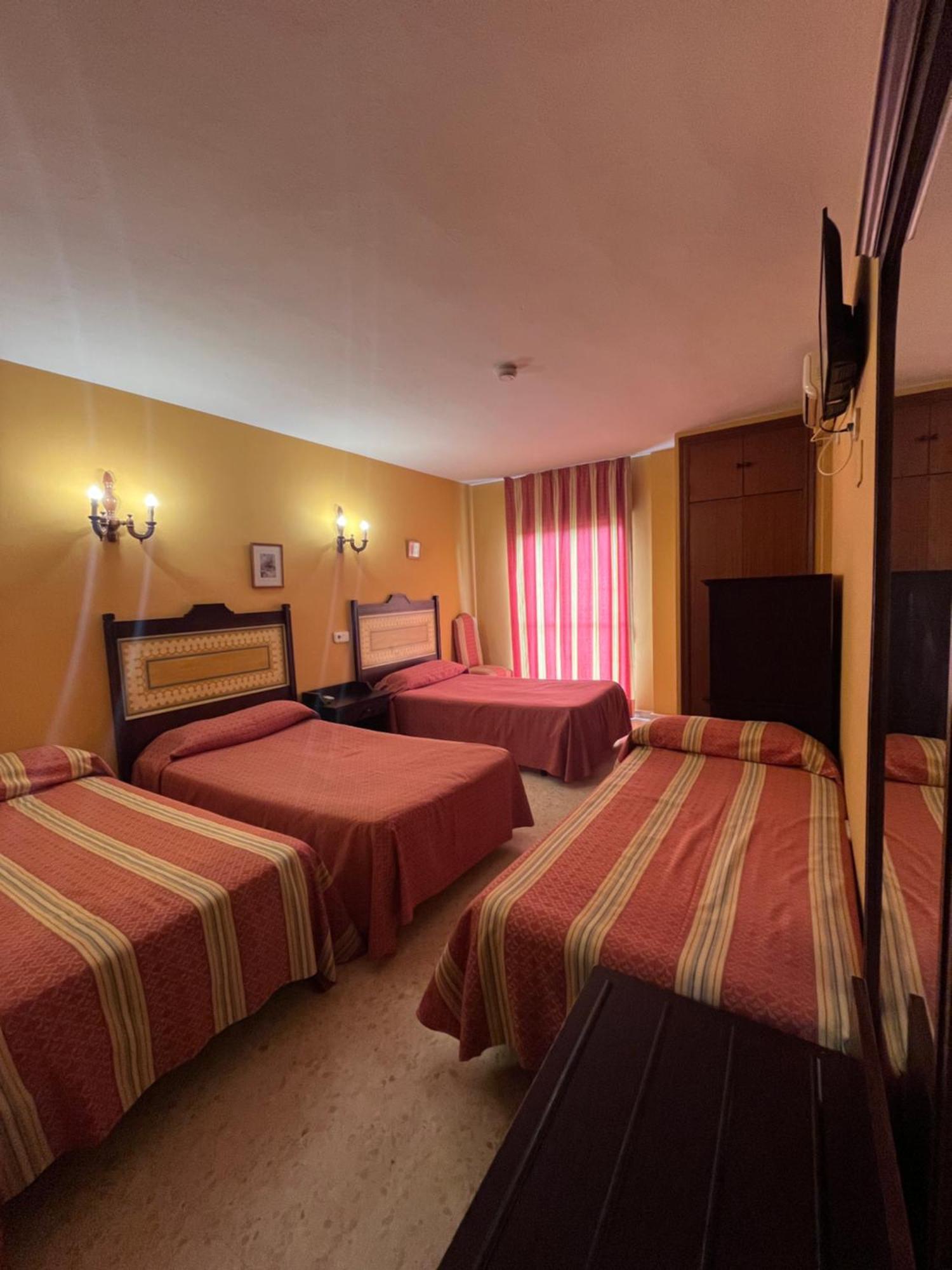 לפה Hotel La Barca מראה חיצוני תמונה