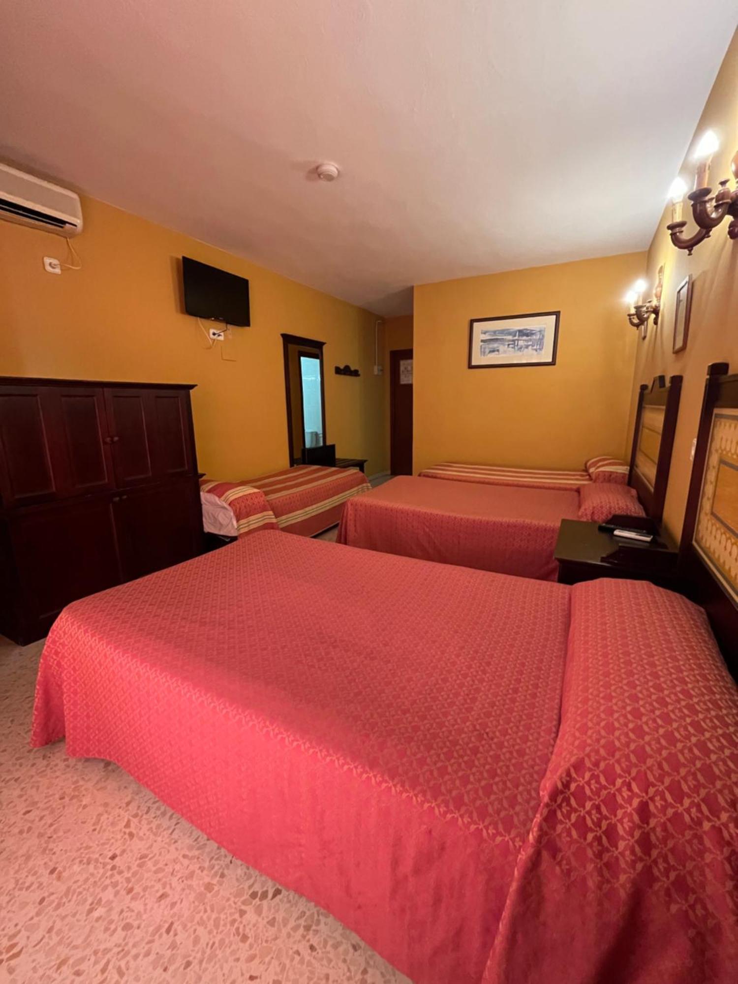 לפה Hotel La Barca מראה חיצוני תמונה