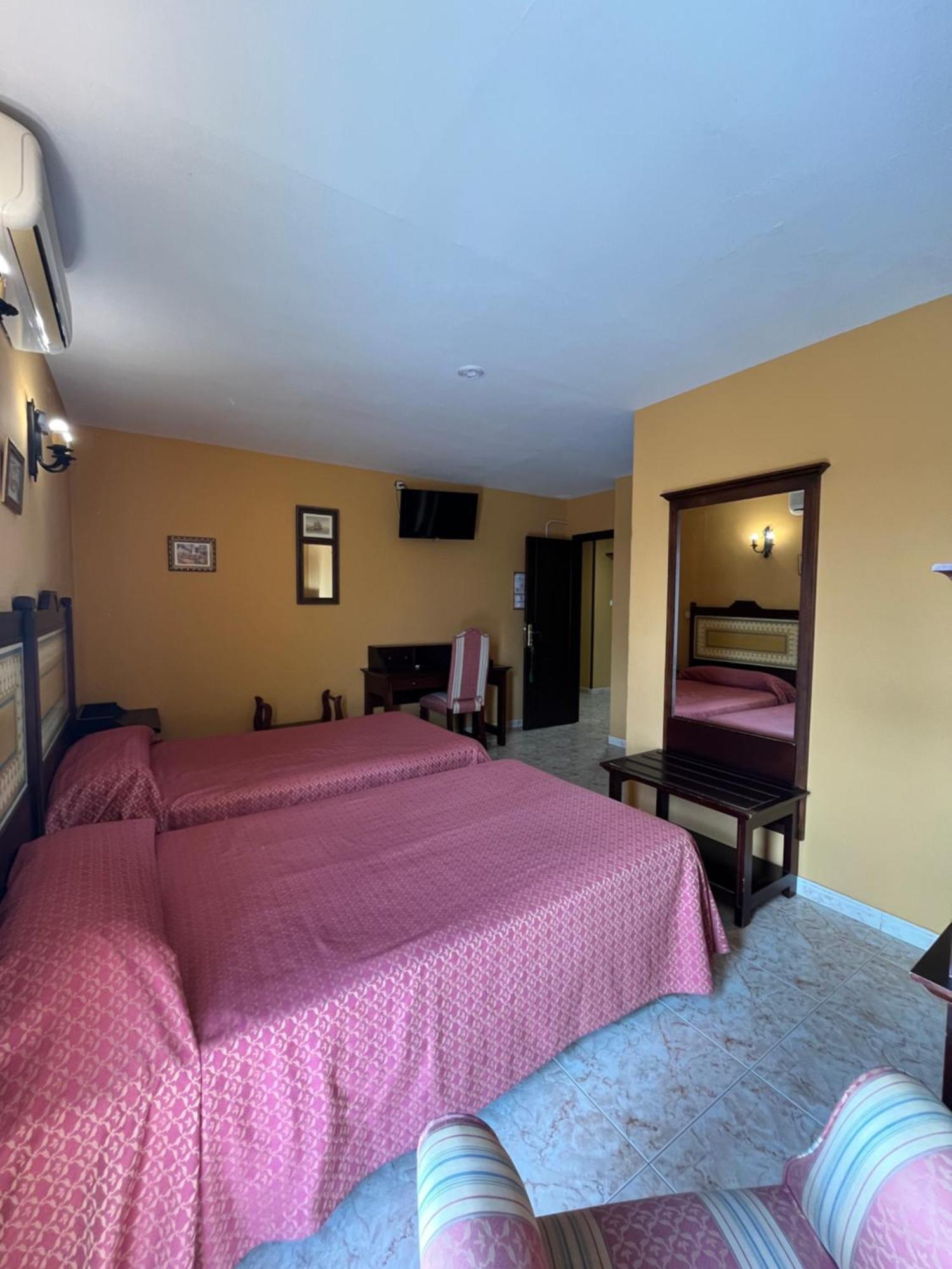 לפה Hotel La Barca מראה חיצוני תמונה