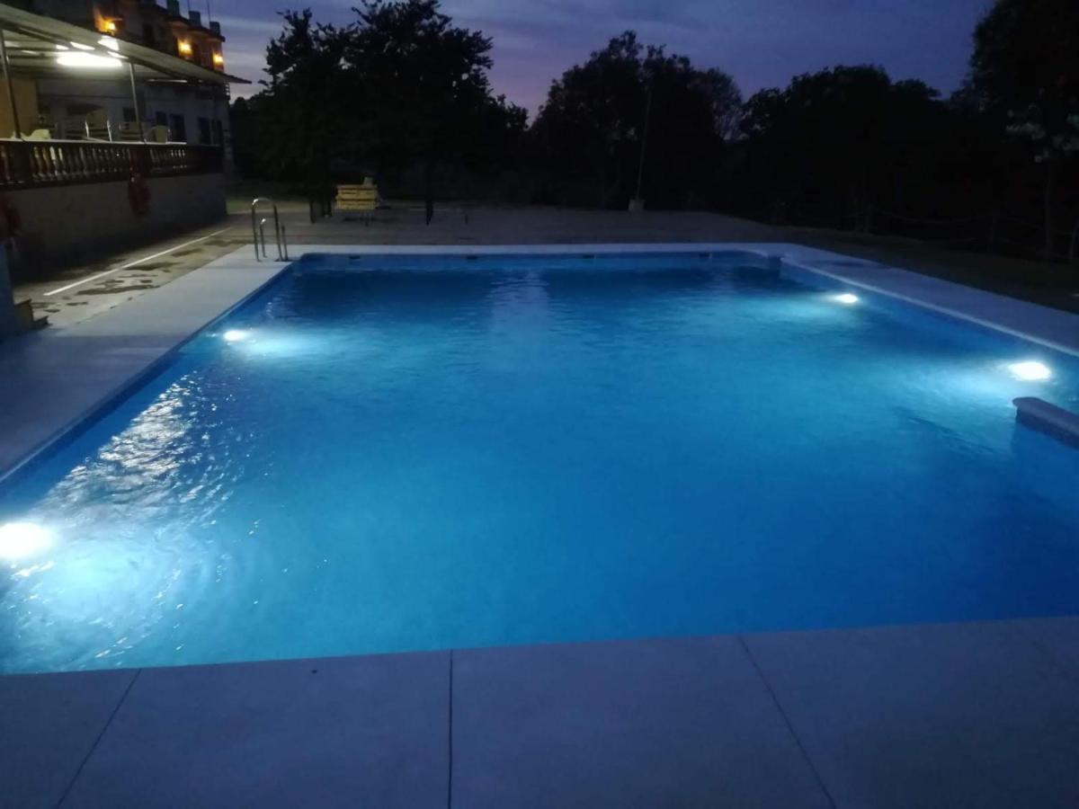 לפה Hotel La Barca מראה חיצוני תמונה